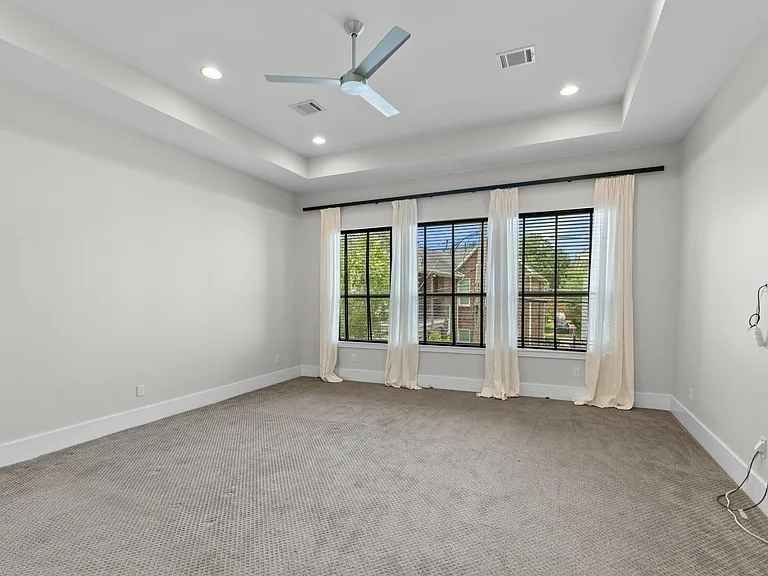 2518 Southgate Blvd — Photo 32