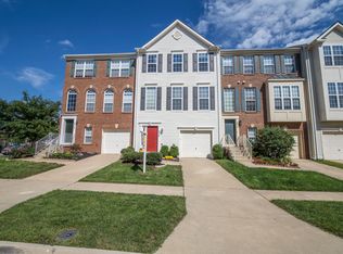 26146 Lands End Dr, Chantilly, VA 20152