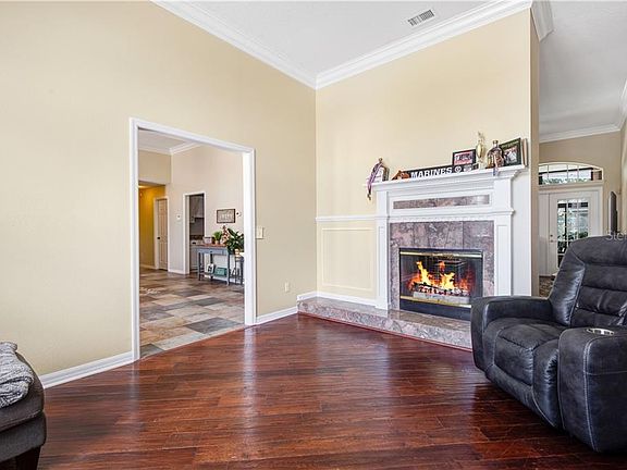 5th image of 352 Plantation Club Dr