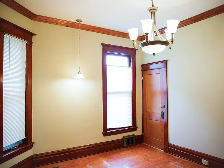3021 Knox Ave — Photo 11