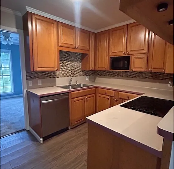 Building Photo - 1409 Sleepy Hollow Dr