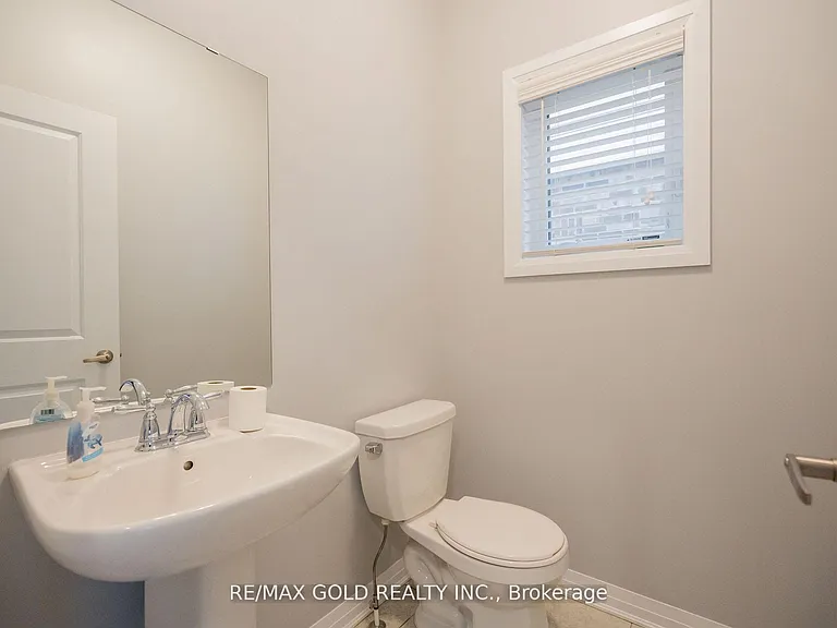 4064 Maitland St — Photo 24