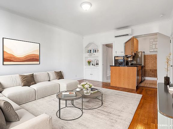 5th image of 299 Henry St #D1