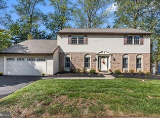903 Edgewood Ln, Feasterville Trevose, PA 19053