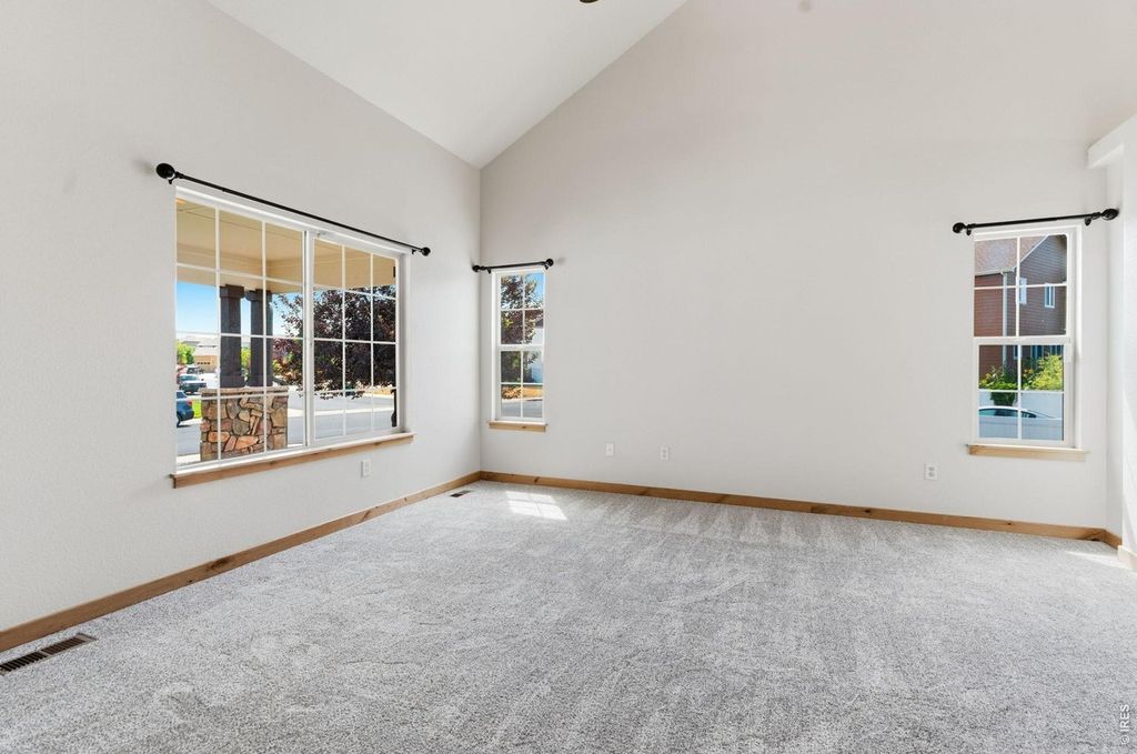 410 Saratoga Way