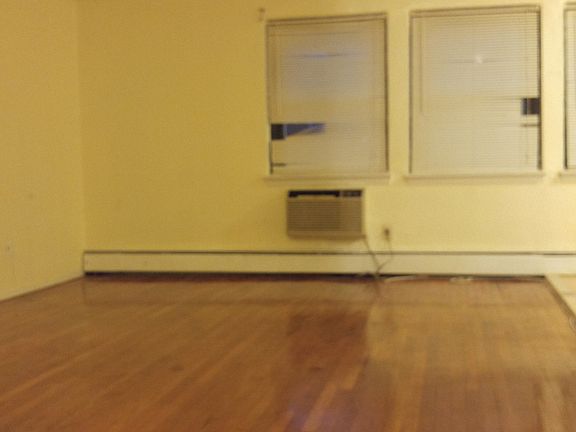 3rd image of 5 Rhode Island Ave APT 1A