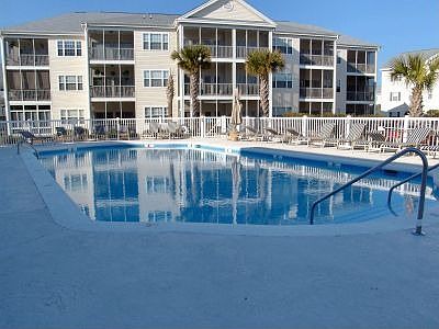 2 Pools and 2 Hot Tubs
