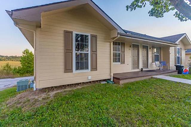 1865 front corner view