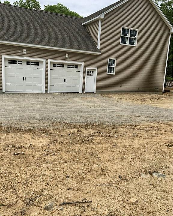 2nd image of 15 Buck Hollow Dr W