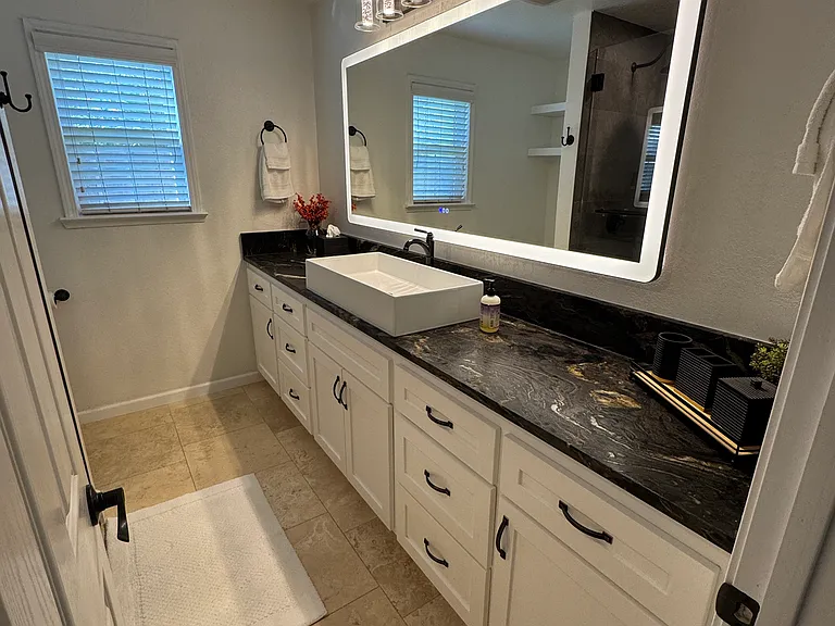 983 E Milgeo Ave — Photo 8