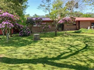 2323 Jeffress Rd, Mills River, NC 28759