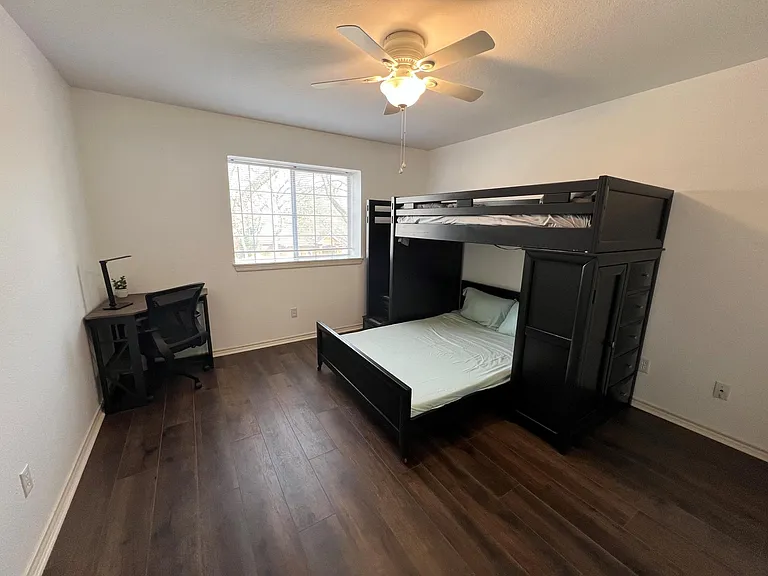 1428 Cat Mountain Trl — Photo 10