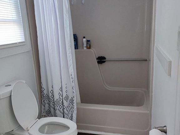 3rd image of 11315 Gordon Rd #1