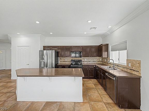 4th image of 5511 Meedeldale St