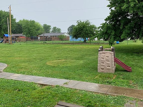 3rd image of 9028 Grandview Dr