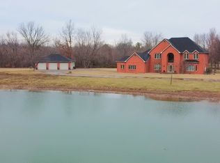 12863 Bowling Alley Rd, Benton, IL 62812