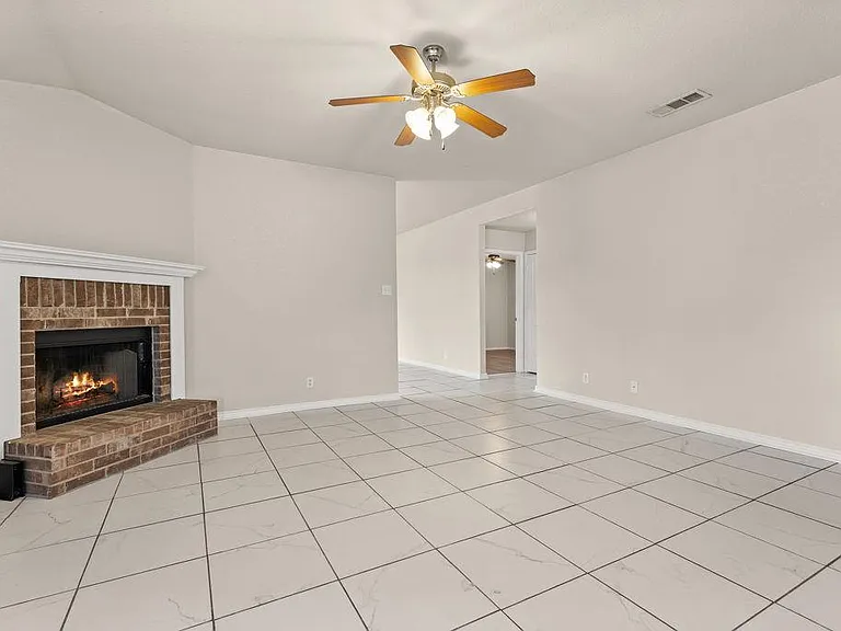 4703 Stonehaven Dr — Photo 15