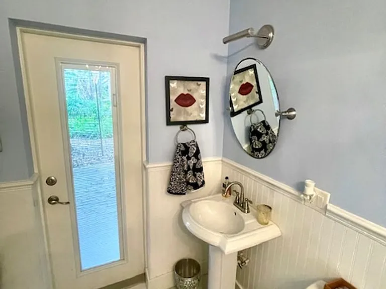 610 Gaines Way — Photo 32