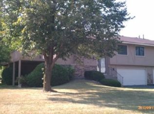 7044 Pima Ln, Chanhassen, MN 55317