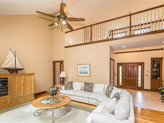 5th image of 4117 Stone Creek Dr