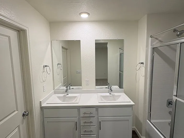 1900 Oaks Fall Ct — Photo 17