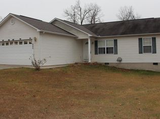 690 Grace Hill Dr, Crossville, TN 38571