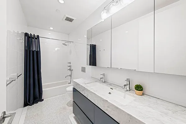 Rented by Nest Seekers International | media 18