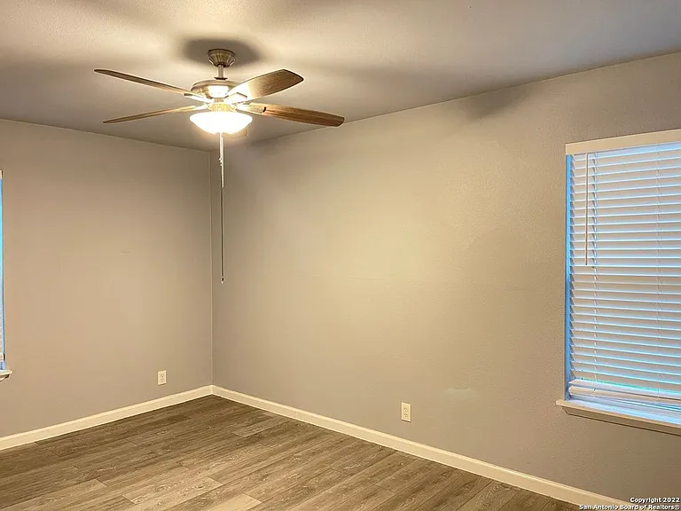 9007 Yett Ave — Photo 3