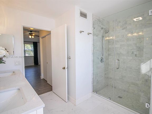 4th image of 4844 Grapevine Way