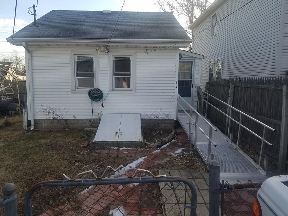 2nd image of 356 Shoreland Cir