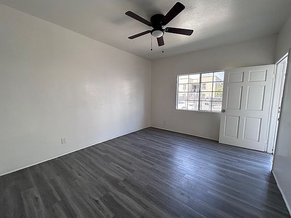 5th image of 827 W 40th Pl