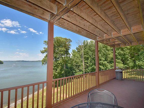 4th image of 1024 Paradise Dr Unit 4C