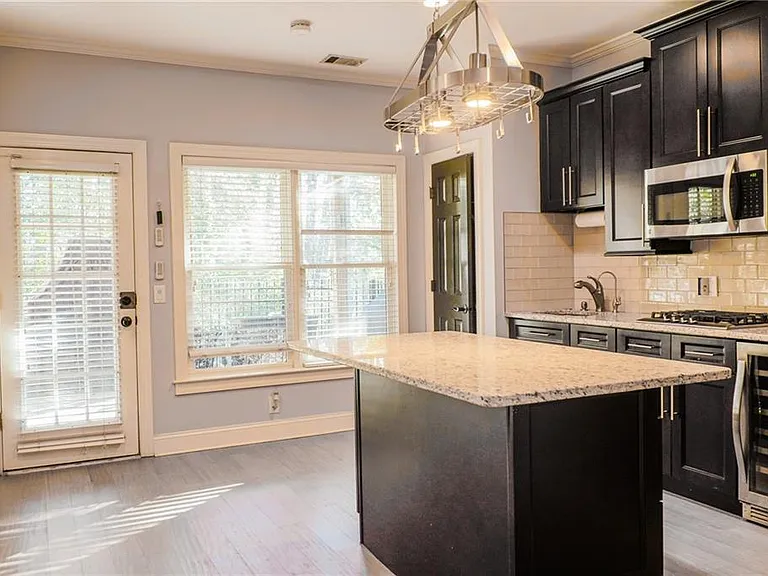 1127 Ashton Bluff Dr — Photo 27