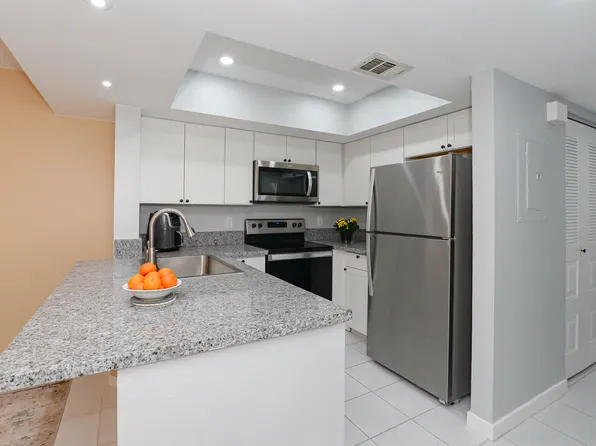 1530 SE Royal Green Circle #205, Port St Lucie, FL 34952