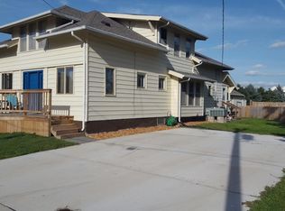 660 N 4th Ave, Canistota, SD 57012