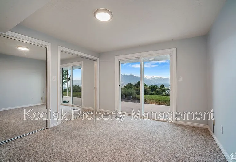 816 E 16th Ave — Photo 20