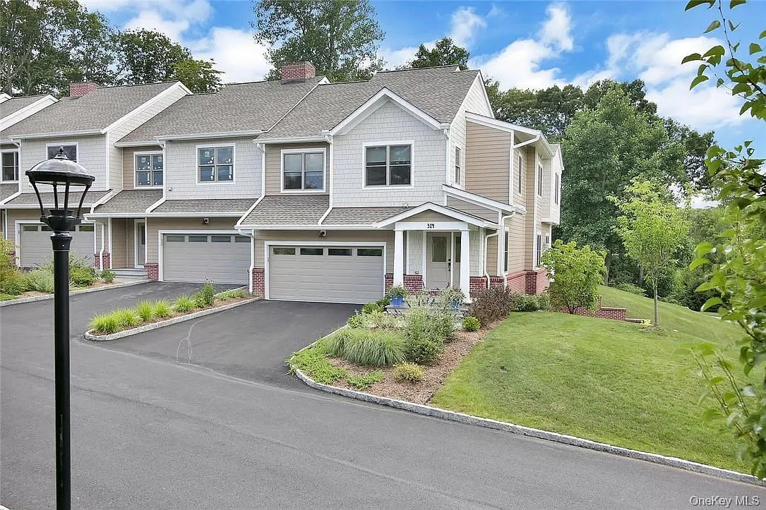 Photo 1 of 29 - 314 Boulder Ridge Rd #36 - South Salem, NY Primary Photo - 314 Boulder Ridge Rd #36