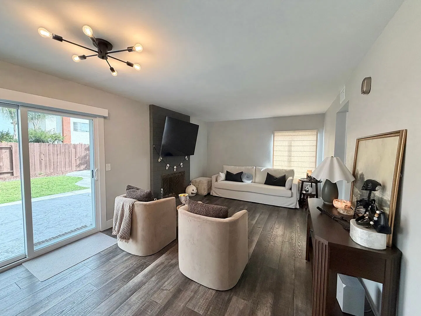 Bright, Updated 4-Bedroom Home in Oceanside! — Photo 2