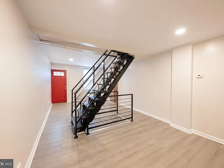 2924 Salmon St — Photo 8