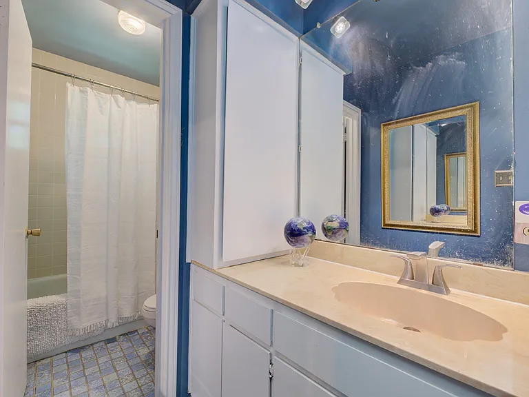 10006 Wildflower Ln #A — Photo 17