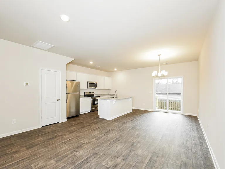 324 High Grove Way — Photo 3
