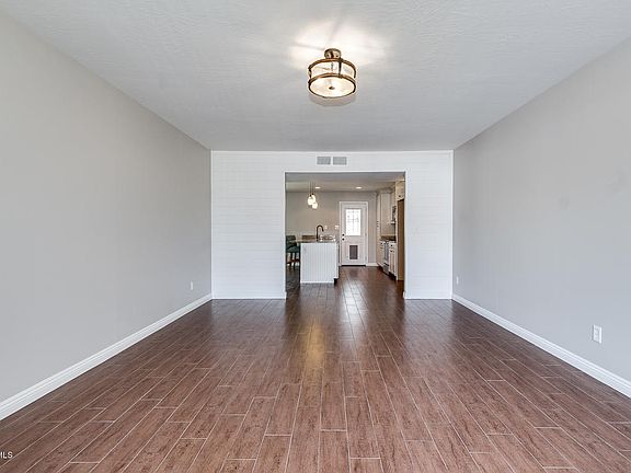 4th image of 1313 E Campus Dr