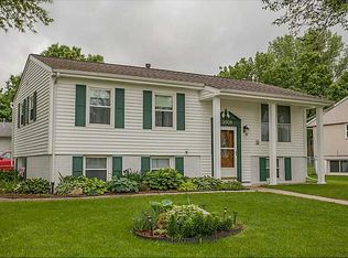 3009 29th Ave SW, Cedar Rapids, IA 52404