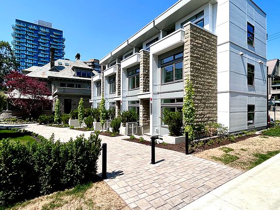 5th image of 1523 Davie St #202