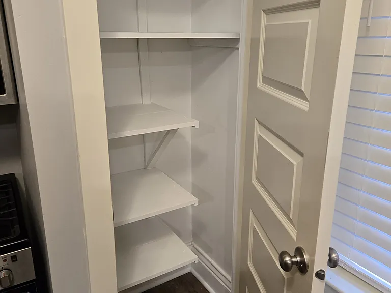 Kitchen pantry closet