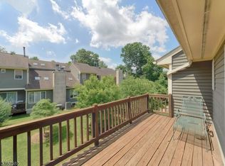 3 Mission Hills Rd, Annandale, NJ 08801