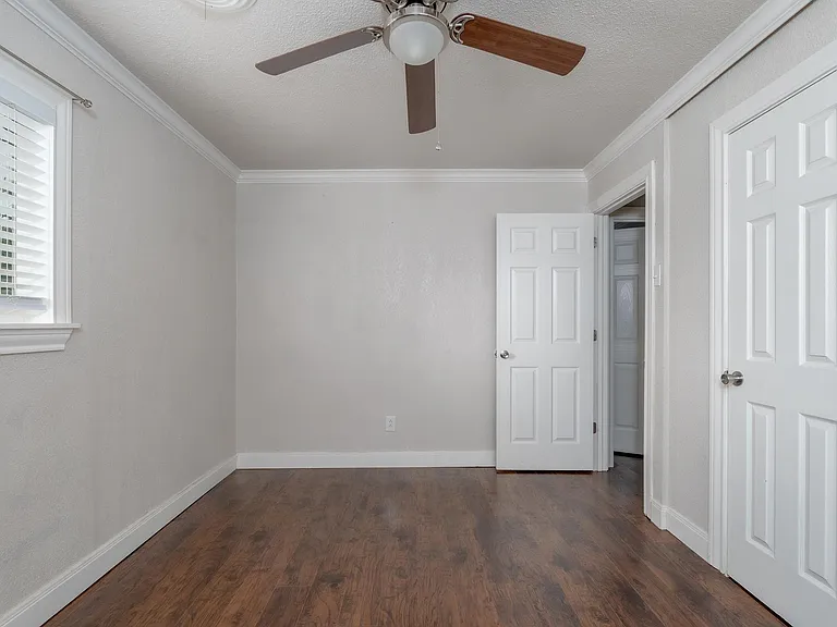 3042 S 28th St — Photo 35
