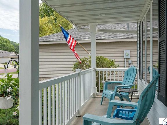 3rd image of 129 Cameo Ln