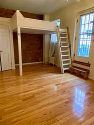 Rented by Green Line Realty