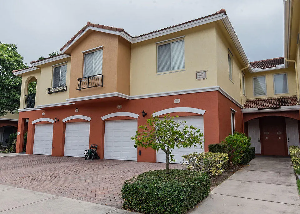 44 SE Sedona Cir #102